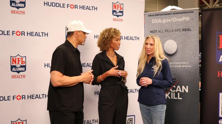 DEA Phoenix Special Agent in Charge Cheri Oz provided an insightful presentation at the 2025 NFL Alumni Huddle for Health Symposium.
