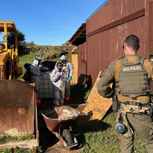 clandestine lab workers and DEA police