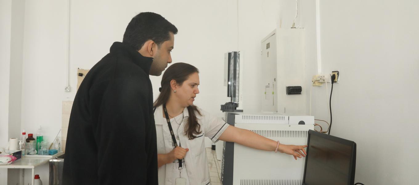 DEA Senior Forensic Chemist Jonathan Duffy training chemists from the Ministry of the Interior and the National Customs Agency