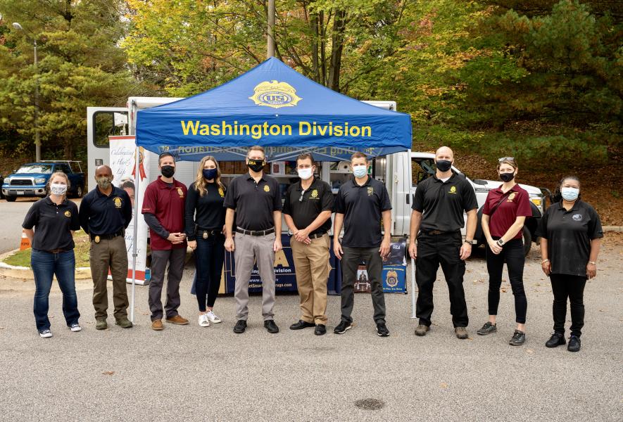 Acting Administrator Timothy Shea, Washington Divison Special Agents and DEA Volunteers ready for Take Back Day 