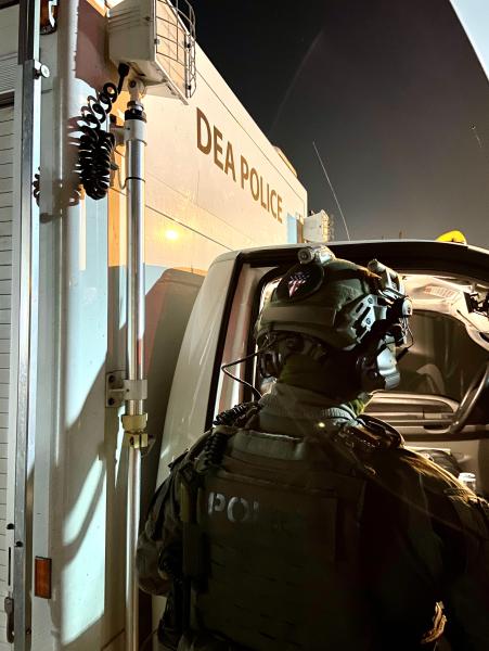 DEA Special Response Team Gearing up for arrest warrant