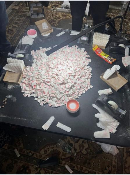 Glassines filled with fentanyl and heroin in Mill