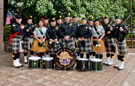 Black and Gold Pipers 2008